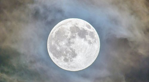 The rare full 'blue moon' can be admired tonight and tomorrow night